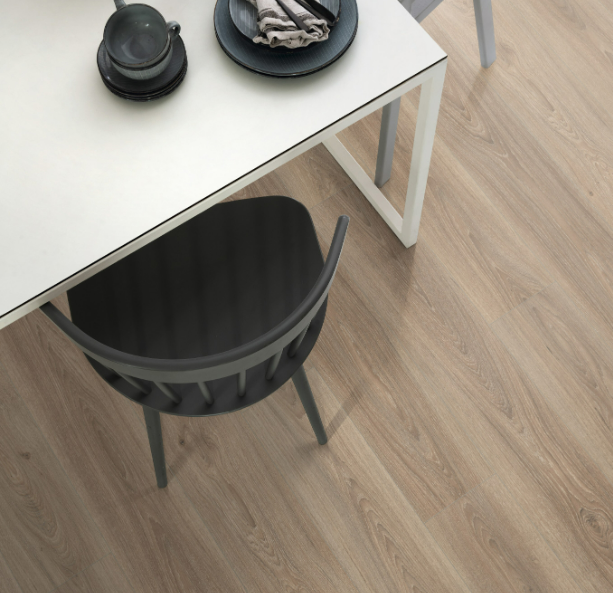 Amiens Oak Light
